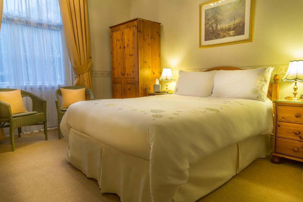Balincourt Hotell Bournemouth Eksteriør bilde A bedroom at the hotel