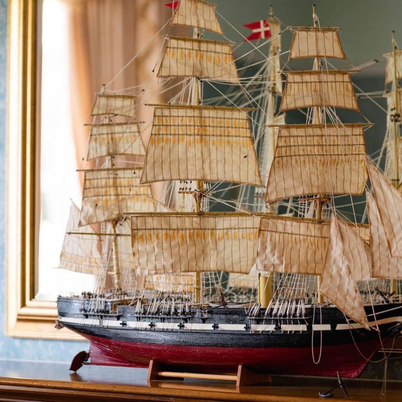 Balincourt Hotell Bournemouth Eksteriør bilde Model of the clipper Flying Cloud