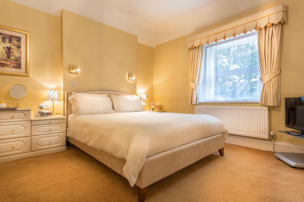 Balincourt Hotell Bournemouth Eksteriør bilde A bedroom at the hotel