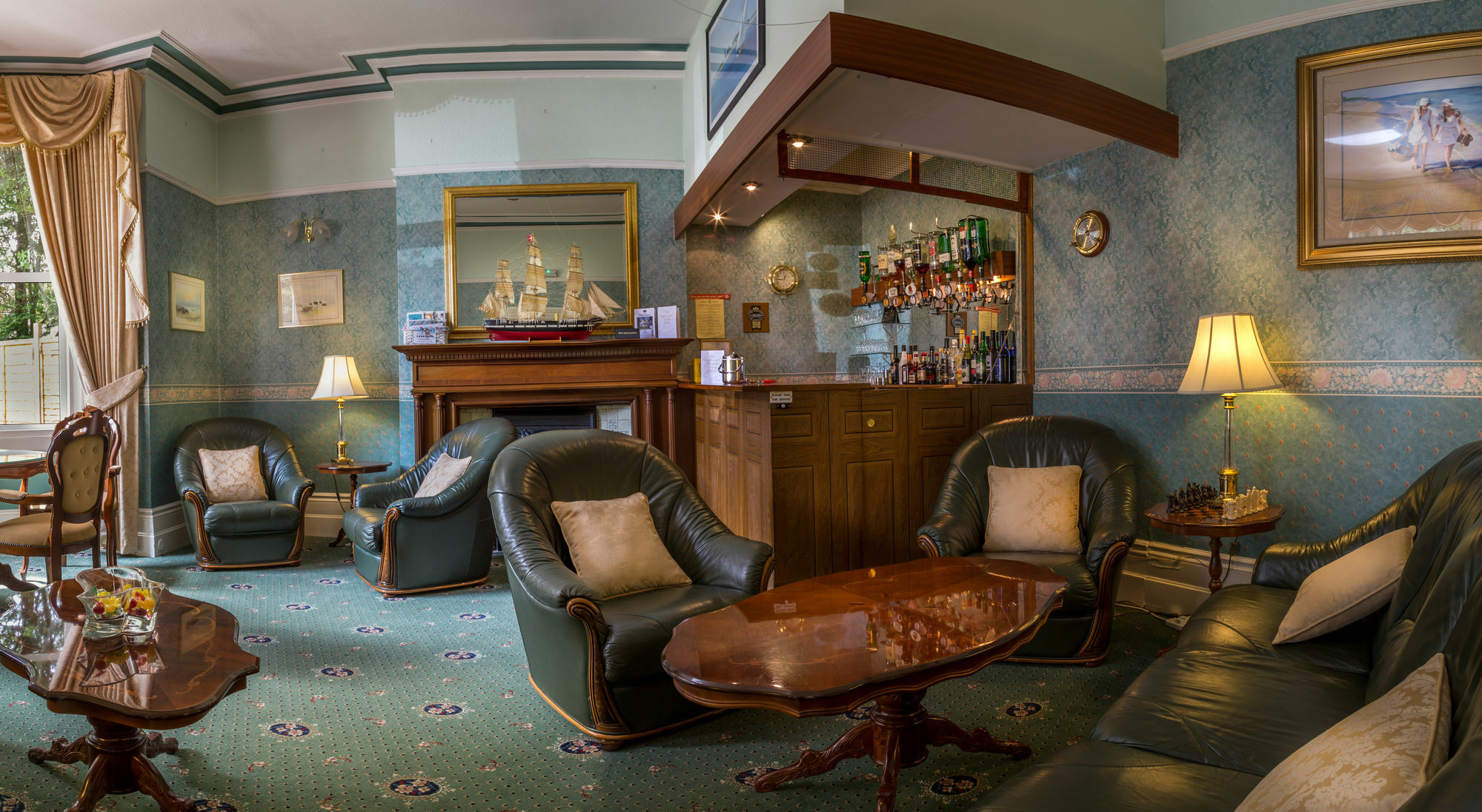 Balincourt Hotell Bournemouth Eksteriør bilde The bar at the hotel